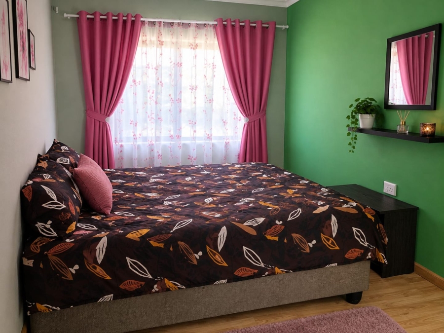5 Bedroom Property for Sale in Bridgeton Western Cape